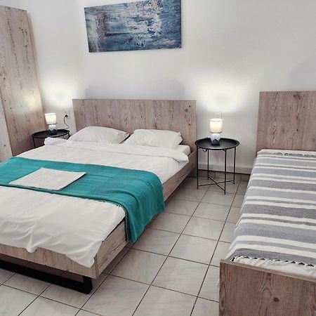 La Familia Apartments Olympiakí Aktí Zewnętrze zdjęcie