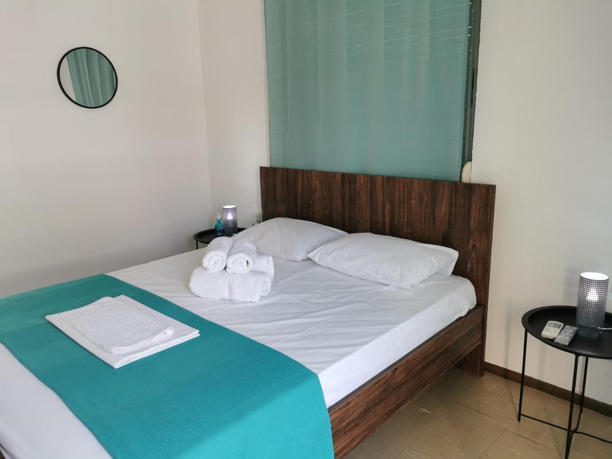 La Familia Apartments Olympiakí Aktí Zewnętrze zdjęcie