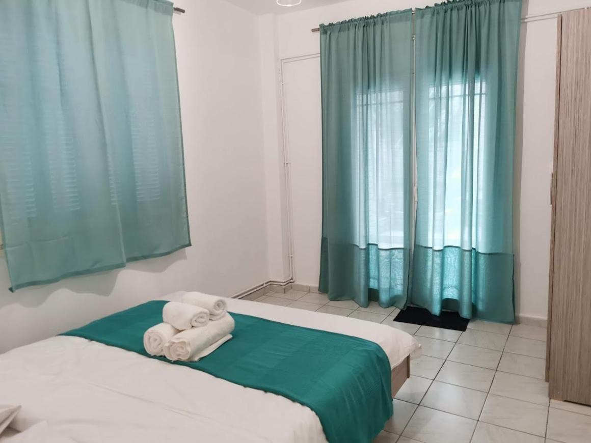 La Familia Apartments Olympiakí Aktí Zewnętrze zdjęcie