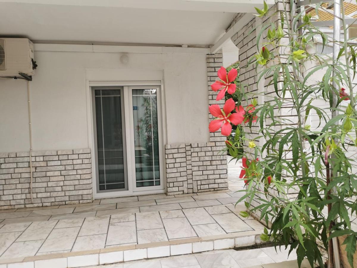 La Familia Apartments Olympiakí Aktí Zewnętrze zdjęcie