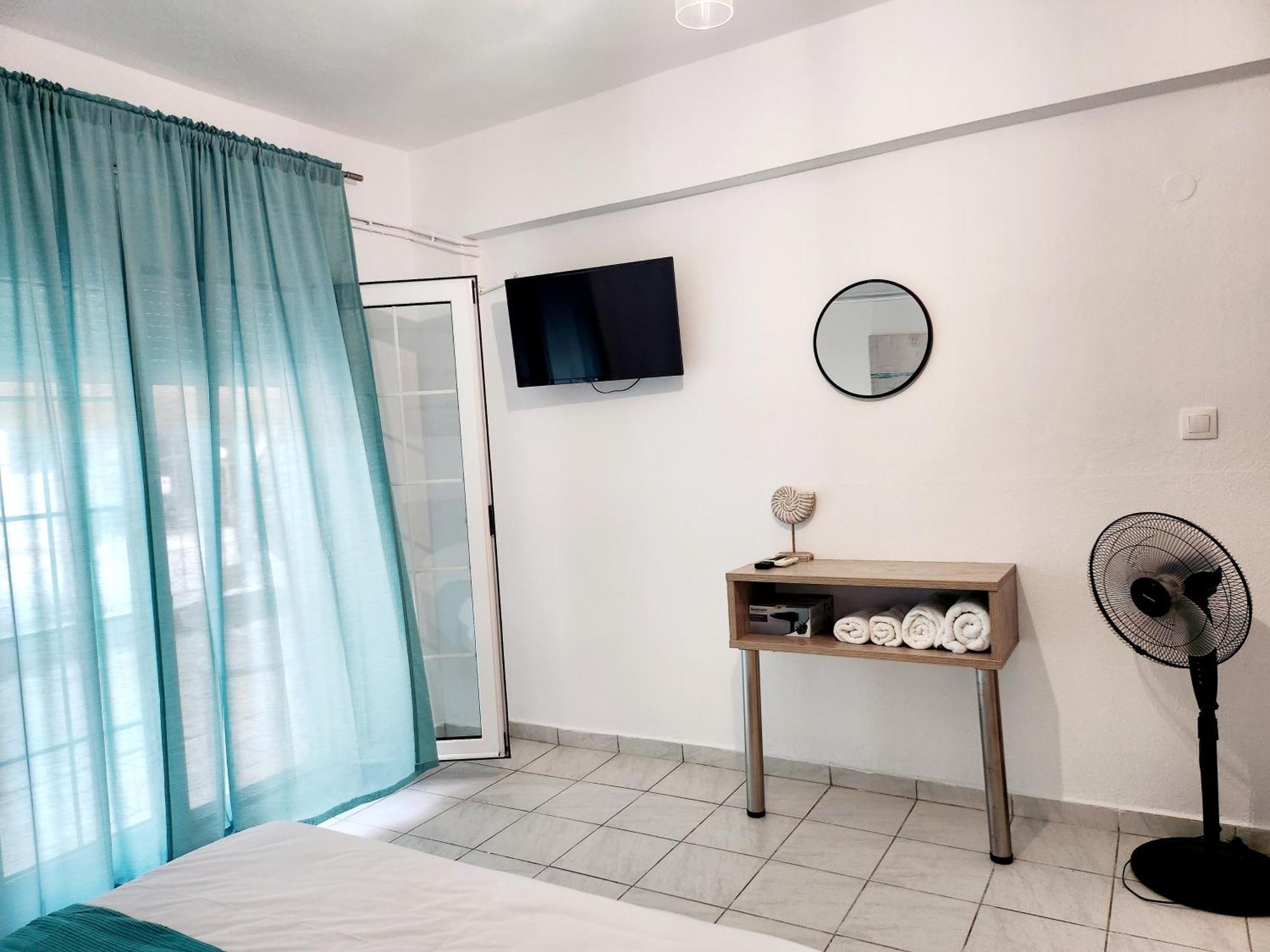 La Familia Apartments Olympiakí Aktí Zewnętrze zdjęcie